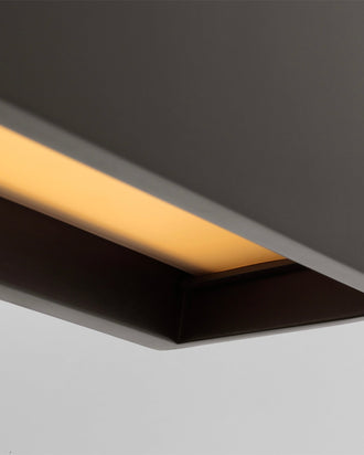 Kelly Wearstler Pench Medium Linear Chandelier — view 2
